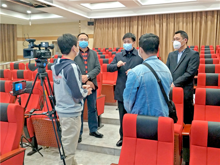 2_4 李石湊在僑中督導(dǎo).jpg