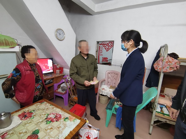 廣海鎮(zhèn)開展2021年春節(jié)“送溫暖”慰問活動2_副本.jpg