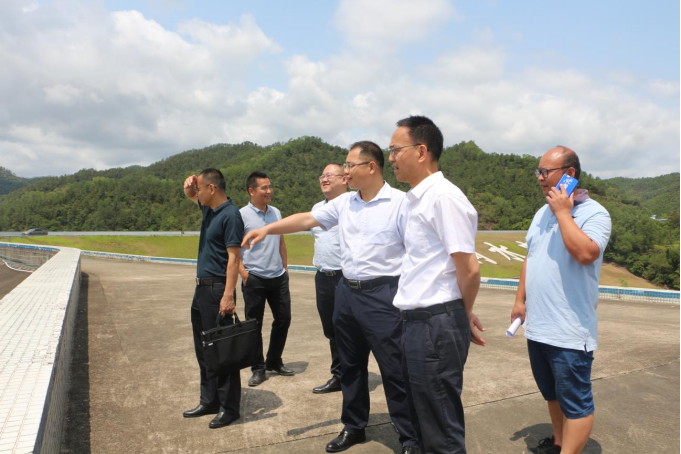 簡報[2021]6 號鄭勁龍到大隆洞水庫督導水利防汛備汛工作634.png