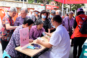 IMG_4214_副本 測血壓.jpg