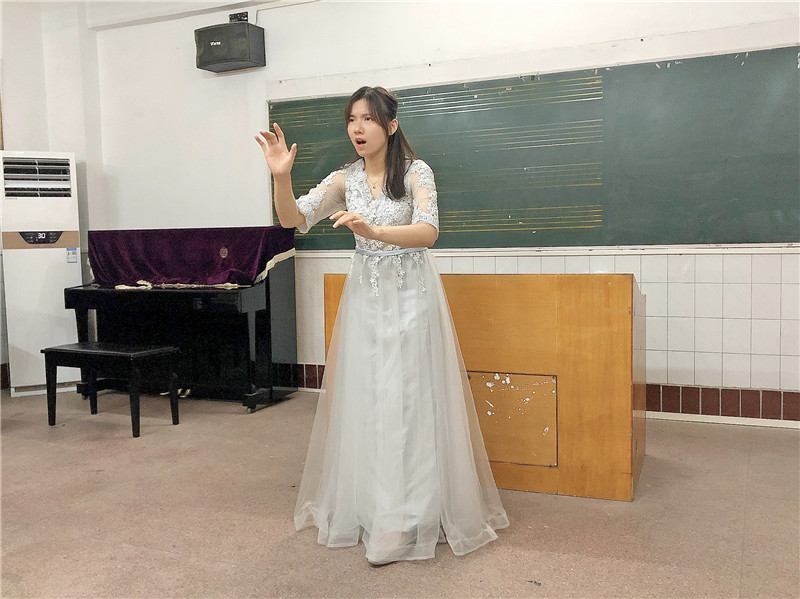 2.3合唱指揮臺師高中 盧秋穎.jpg