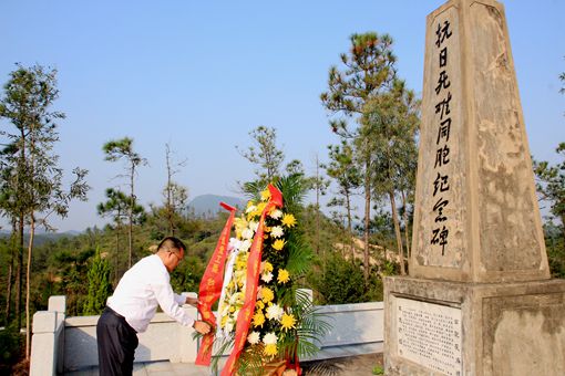 IMG_8965_副本 楊趣明整理花圈緞帶_副本.jpg