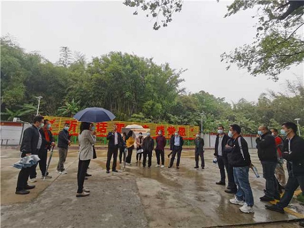 20220325廣海鎮(zhèn)：借鑒經(jīng)驗促提升  拓寬思路謀發(fā)展--廣海鎮(zhèn)開展鄉(xiāng)村振興參觀學習活動2.jpg