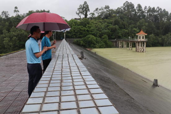 市水利局局長鄭卓世到豬乸潭水庫檢查指導安全度汛工作68.png