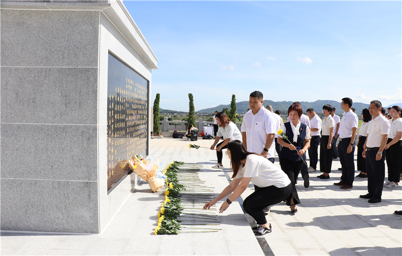 獻花 (2)_副本.jpg