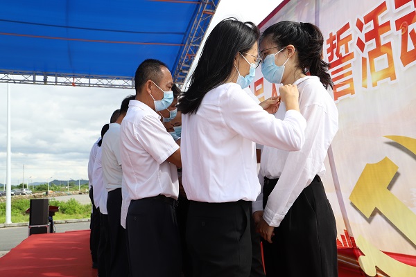 20220701廣海鎮(zhèn):集體宣誓鑄黨魂 錘煉黨性守初心——廣海鎮(zhèn)舉行2022年入黨宣誓儀式2.JPG