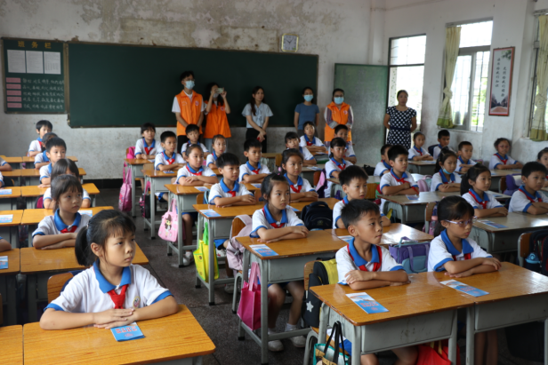 6.28 法律援助進校園 知法守法促成長197.png