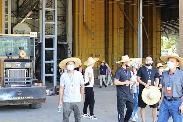 廣海鎮(zhèn)人大農(nóng)業(yè)農(nóng)村專業(yè)代表小組 發(fā)揮專業(yè)優(yōu)勢(shì)提升履職效能1.JPG