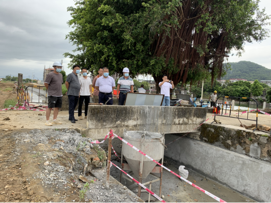 開(kāi)展“雙節(jié)”安全檢查 筑牢水利安全防線208.png