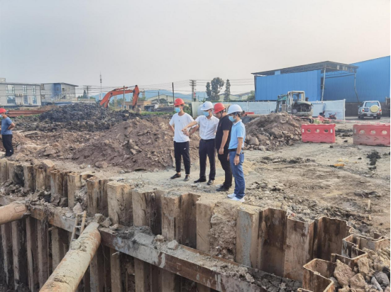 市水利局局長鄭卓世督導(dǎo)檢查臺山市公益圩污水廠建設(shè)工作90.png