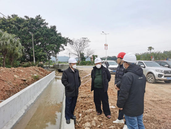 江門市水利局二級調研員陳裕青帶隊到我市開展春節節前安全生產大檢查389.png