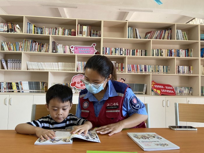 李嘉玲家庭親子閱讀.JPG