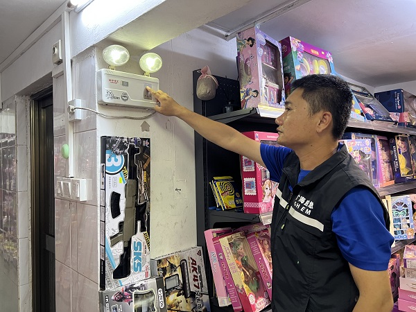 8檢查燕燕書店.jpg