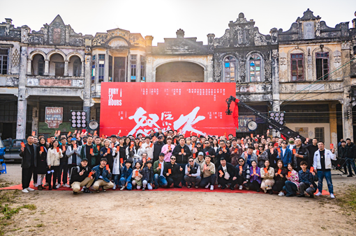 ▲王晶監(jiān)制的電影《怒火十二小時(shí)》在臺(tái)城開(kāi)拍(關(guān)晉維 攝)_副本.png