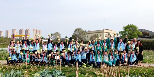 “我在桂水有塊田”蔬果采摘活動 陳素敏攝.jpg