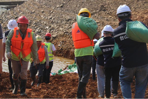 簡報〔2024〕3號  市水利局開展防汛搶險應急演練372.png