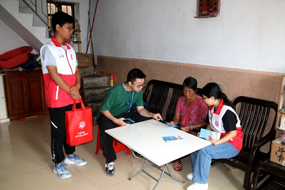 Ⅱ-5-2)（法律援助）主辦單位：臺城街道北坑村委會，活動時間：2023年8月，活動地點：北坑村民家中，活動主題：2023年臺城街道北坑村法律援助文明實踐志愿服務活動 (5).JPG