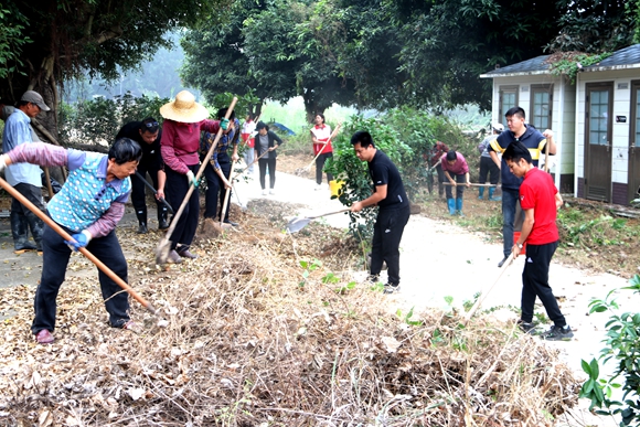 桂水村積極開展村莊清潔日 (1)(1).JPG