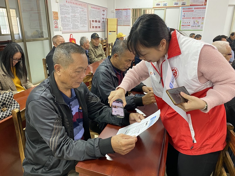 玩轉(zhuǎn)智能手機(jī) 樂享智慧生活——三合鎮(zhèn)開展“銀齡手機(jī)助理”新時(shí)代文明實(shí)踐惠民服務(wù)項(xiàng)目系列活動(dòng) (8).jpg